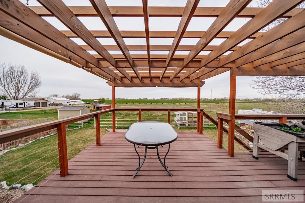 Image 72 of property listing at 1036 N 1100 E, Shelley, ID 83274