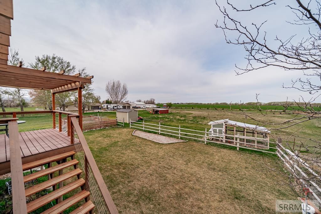 Image 75 of property listing at 1036 N 1100 E, Shelley, ID 83274
