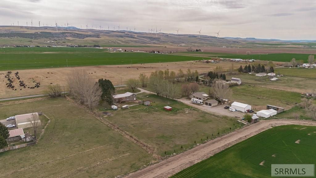 Image 8 of property listing at 1036 N 1100 E, Shelley, ID 83274