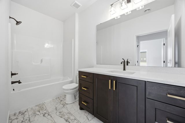 3296 Timber Creek Circle S, Fargo, ND 58104