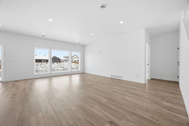 3296 Timber Creek Circle S, Fargo, ND 58104