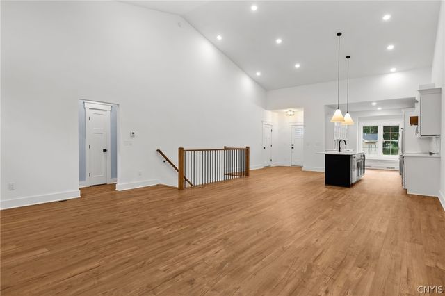 2A Free Fall Lane, Onondaga, NY 13215
