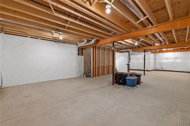 2A Free Fall Lane, Onondaga, NY 13215