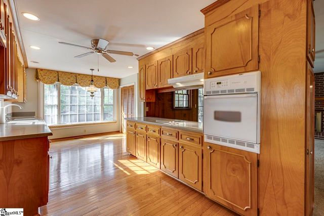 10 Guyton Street, Greenville, SC 29615