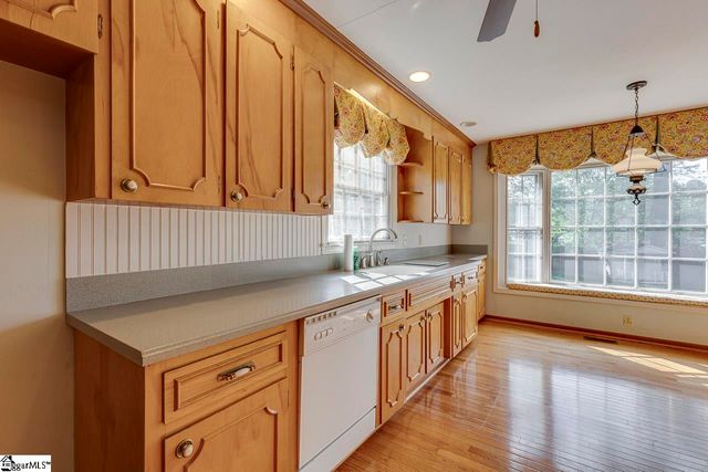 10 Guyton Street, Greenville, SC 29615