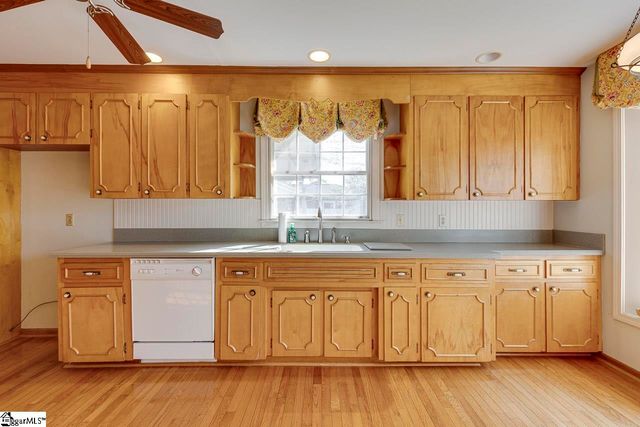 10 Guyton Street, Greenville, SC 29615