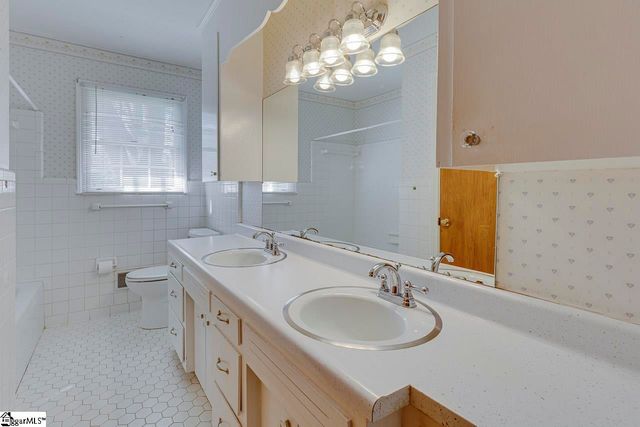 10 Guyton Street, Greenville, SC 29615