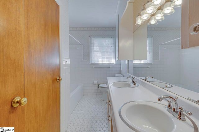 10 Guyton Street, Greenville, SC 29615