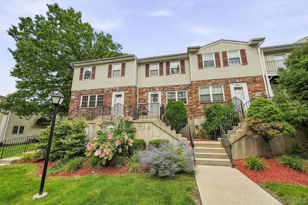 276 Temple Hill Road 2002, New Windsor, NY 12553 — photo 3
