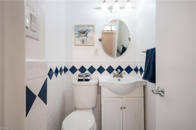 910 E Ocean View Ave Apt 27, Norfolk, VA 23503