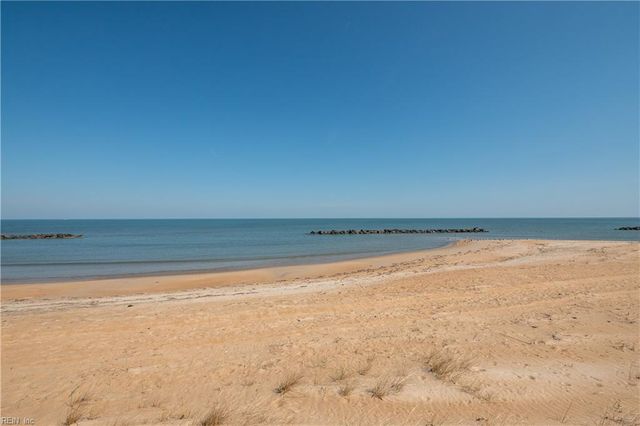 910 E Ocean View Ave Apt 27, Norfolk, VA 23503