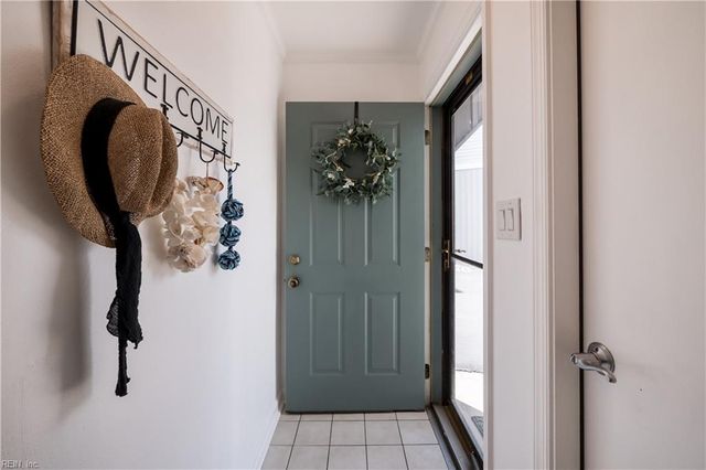 910 E Ocean View Ave Apt 27, Norfolk, VA 23503