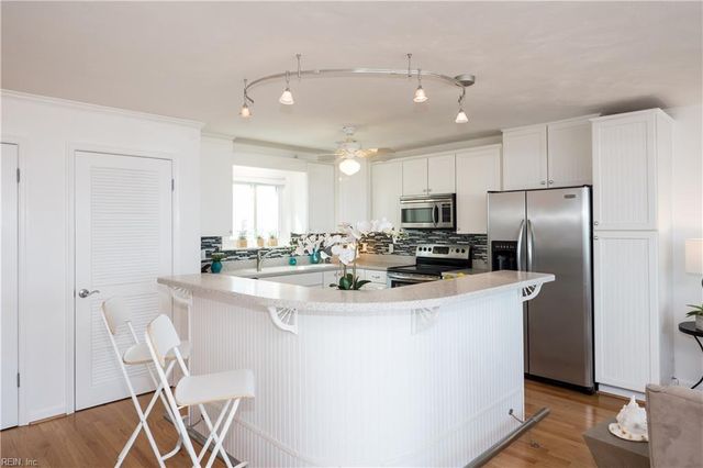 910 E Ocean View Ave Apt 27, Norfolk, VA 23503