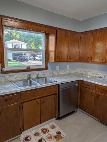 2505 23RD Avenue B Avenue, Moline, IL 61265