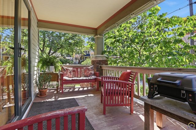 1257 SW Plass AVE, Topeka, KS 66604