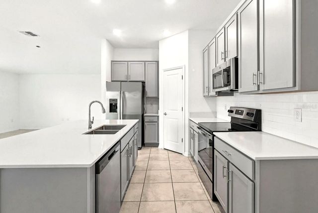 1950 BIRNHAM WOOD BEND, Kissimmee, FL 34746