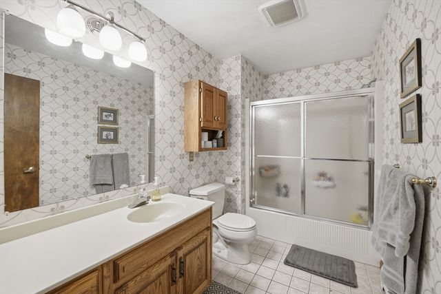 3022 Hillside Dr, Palmer, MA 01069