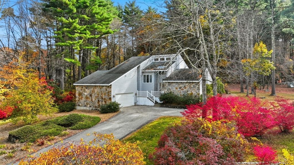 3022 Hillside Dr, Palmer, MA 01069