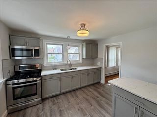 101 Rutherglen Avenue 2, Providence, RI 02907