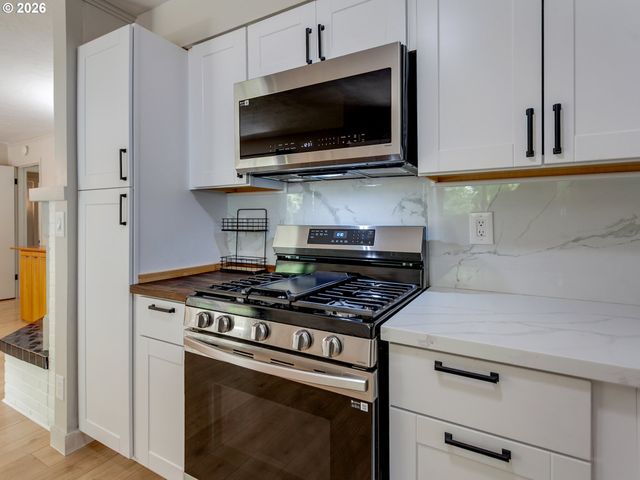 10210 Sw CRESTWOOD Ct, Beaverton, OR 97008