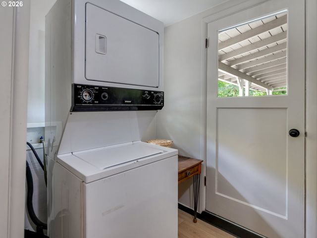 10210 Sw CRESTWOOD Ct, Beaverton, OR 97008