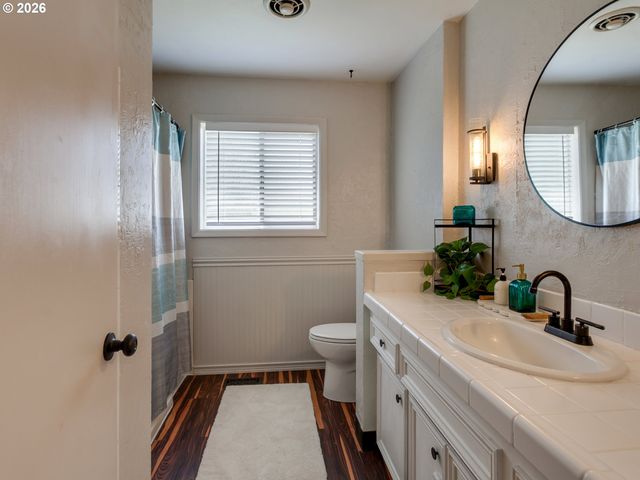 10210 Sw CRESTWOOD Ct, Beaverton, OR 97008