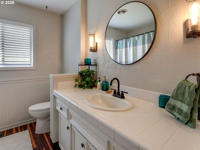 10210 Sw CRESTWOOD Ct, Beaverton, OR 97008