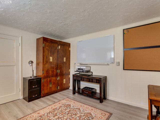 10210 Sw CRESTWOOD Ct, Beaverton, OR 97008