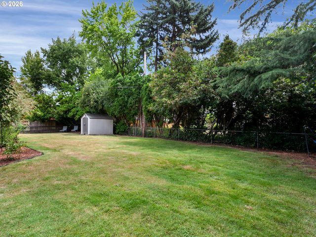 10210 Sw CRESTWOOD Ct, Beaverton, OR 97008