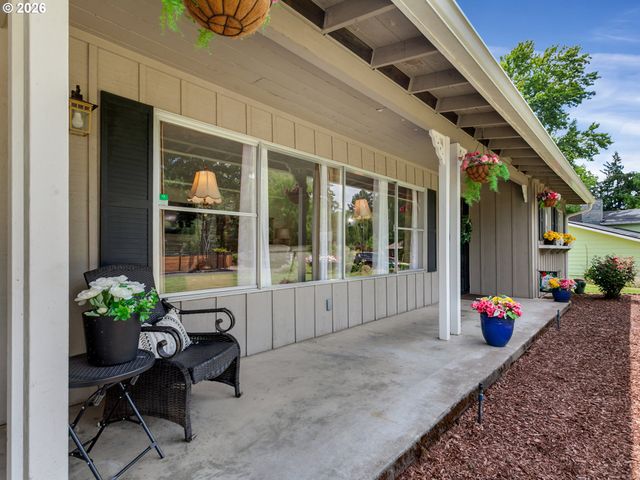 10210 Sw CRESTWOOD Ct, Beaverton, OR 97008