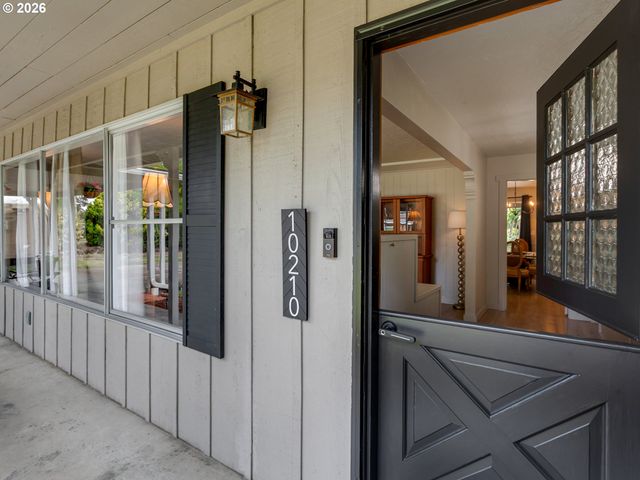 10210 Sw CRESTWOOD Ct, Beaverton, OR 97008