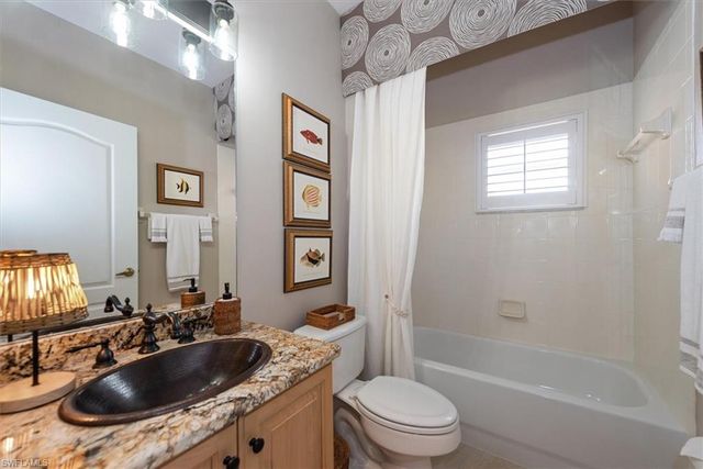 14011 Eagle Ridge Lakes DR # 203, Fort Myers, FL 33912