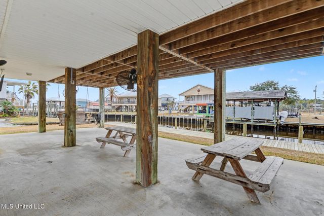 4066 Mindanao, Bay Saint Louis, MS 39520