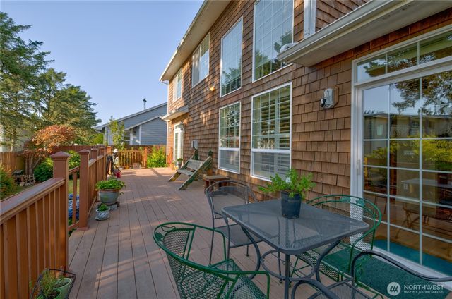 2611 Sea Crest Avenue N, Long Beach, WA 98631