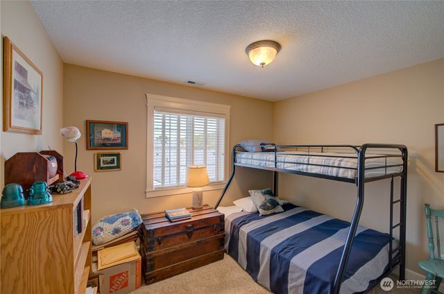 2611 Sea Crest Avenue N, Long Beach, WA 98631