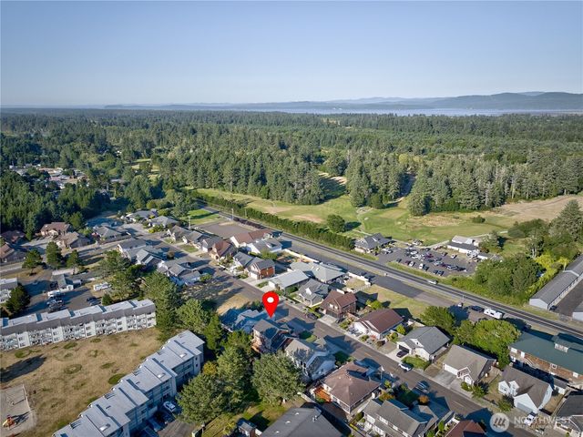 2611 Sea Crest Avenue N, Long Beach, WA 98631