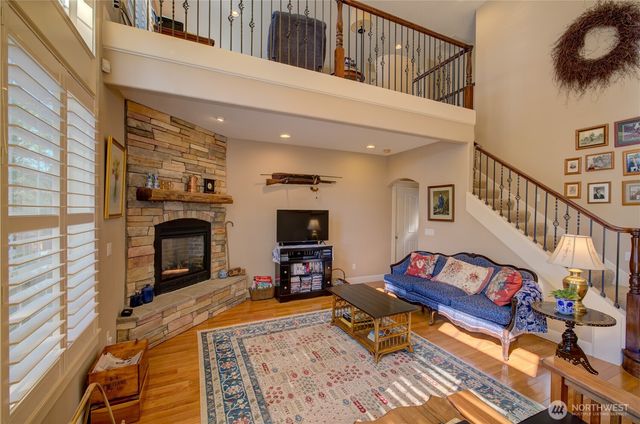 2611 Sea Crest Avenue N, Long Beach, WA 98631