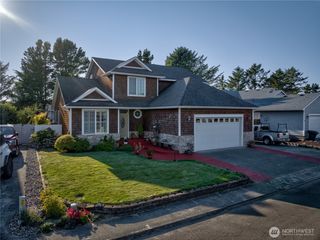 2611 Sea Crest Avenue N, Long Beach, WA 98631