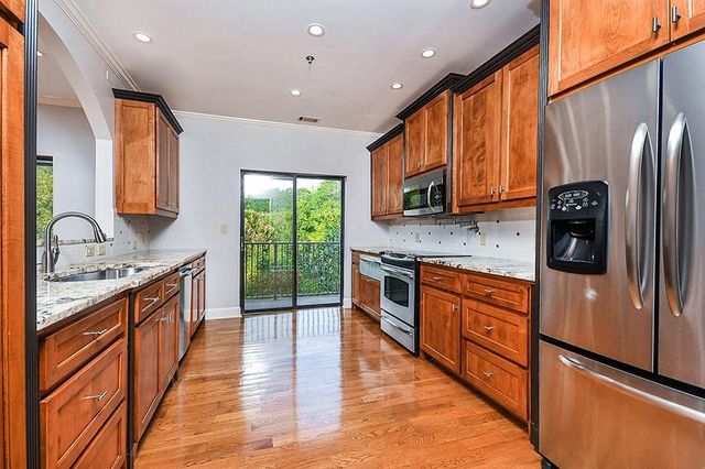 2865 Lenox NE Road 407, Atlanta, GA 30324