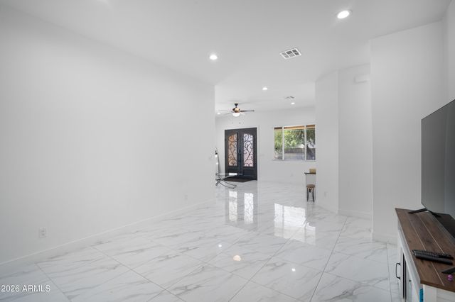 425 S HIDALGO Road, Chandler, AZ 85225