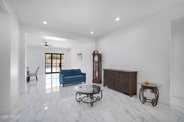 425 S HIDALGO Road, Chandler, AZ 85225