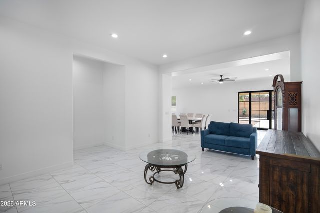 425 S HIDALGO Road, Chandler, AZ 85225