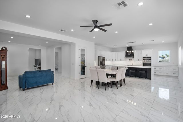 425 S HIDALGO Road, Chandler, AZ 85225
