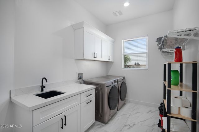 425 S HIDALGO Road, Chandler, AZ 85225