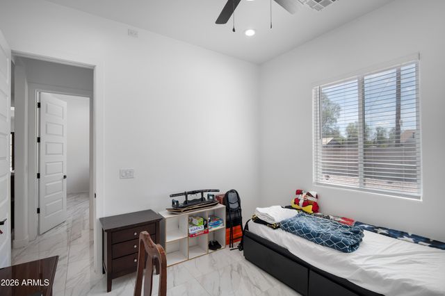 425 S HIDALGO Road, Chandler, AZ 85225