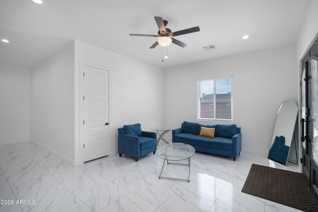 425 S HIDALGO Road, Chandler, AZ 85225