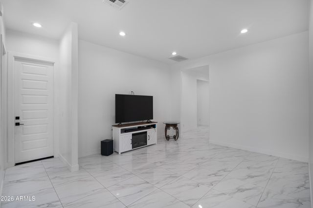 425 S HIDALGO Road, Chandler, AZ 85225