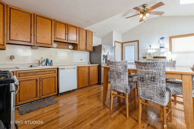 204 Healy Avenue, Romeoville, IL 60446