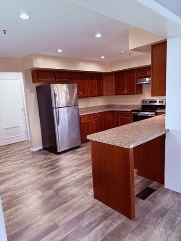 74 N Hatfield Rd, Hatfield, MA 01038