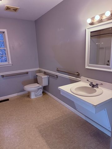 74 N Hatfield Rd, Hatfield, MA 01038